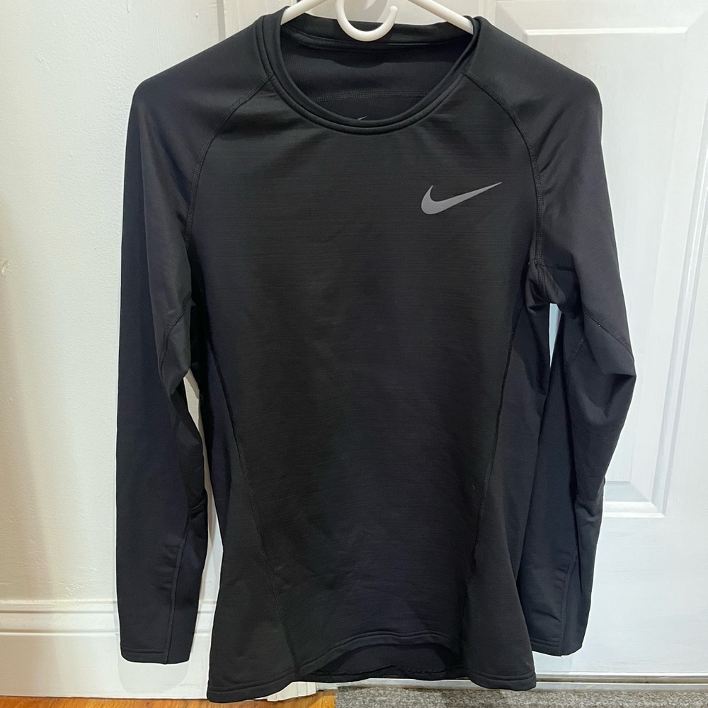 Nike dri fit long sleeve size small